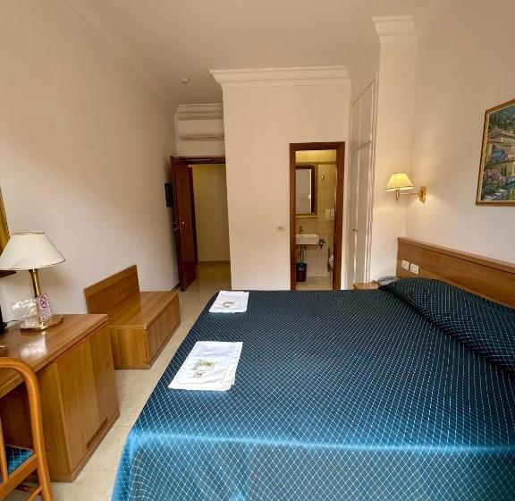 Fotos del hotel Principe Di Piemonte:  9