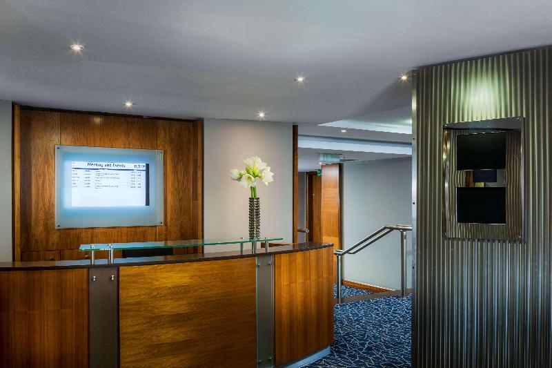 هتل Radisson  & Conference Centre London Heathrow