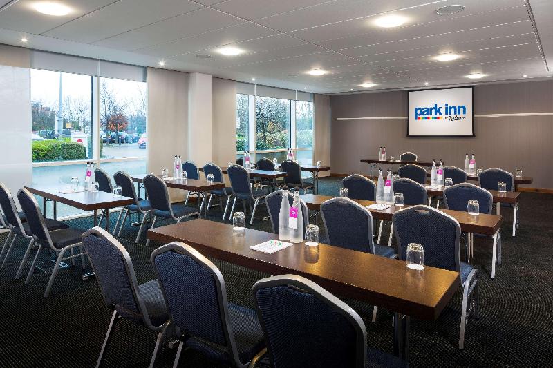 هتل Radisson  & Conference Centre London Heathrow