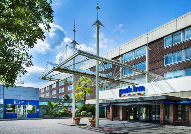 هتل Radisson  & Conference Centre London Heathrow