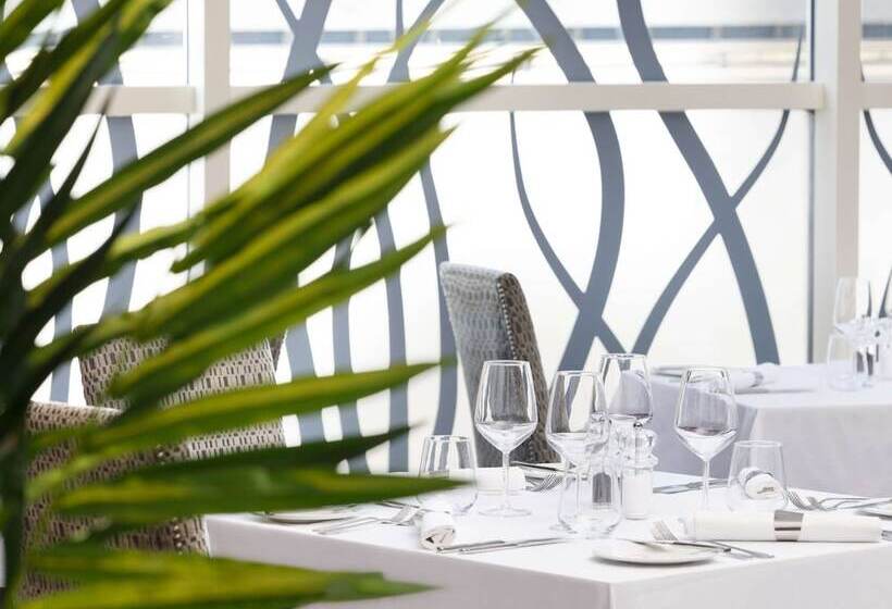 هتل Sofitel London Gatwick