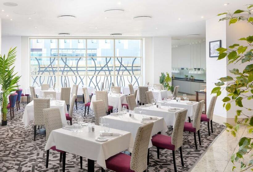 هتل Sofitel London Gatwick