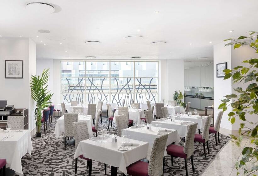 هتل Sofitel London Gatwick