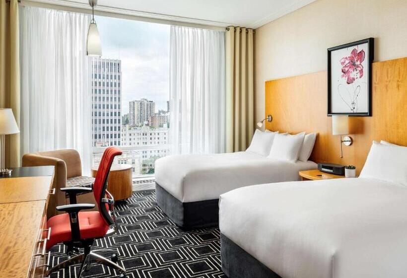 هتل Sofitel Montreal Golden Mile