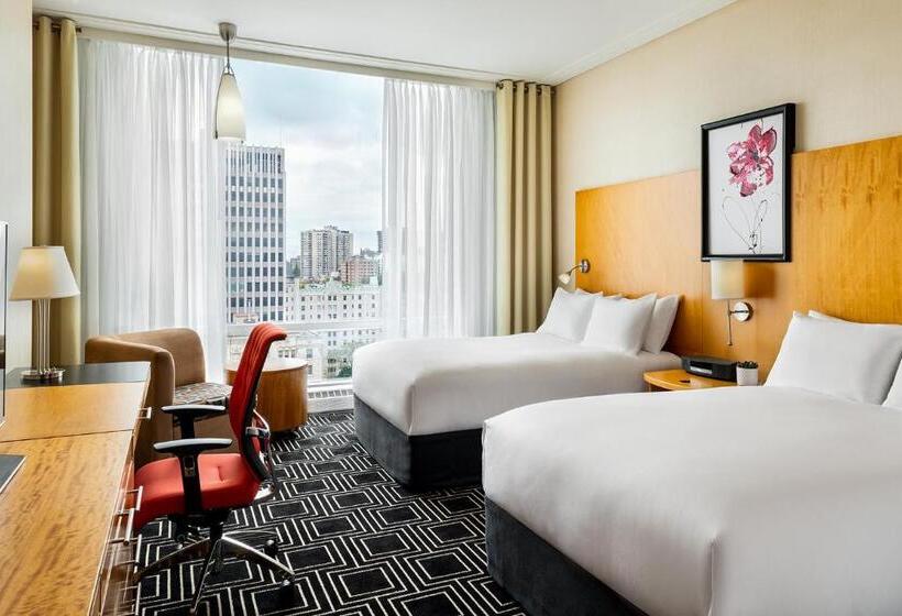 هتل Sofitel Montreal Golden Mile