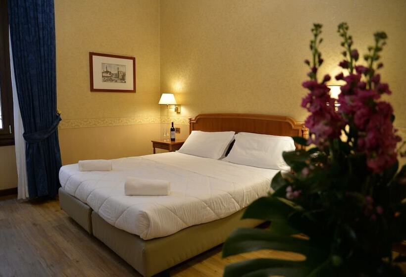 Fotos del hotel Strozzi Palace:  3