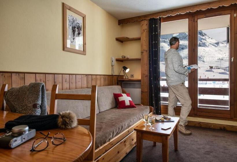 Le Cheval Blanc   Village Montana