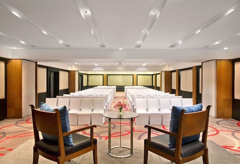 Курорт Le Méridien Kochi