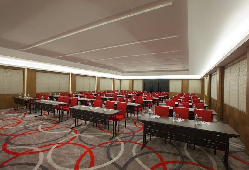 Курорт Le Méridien Kochi