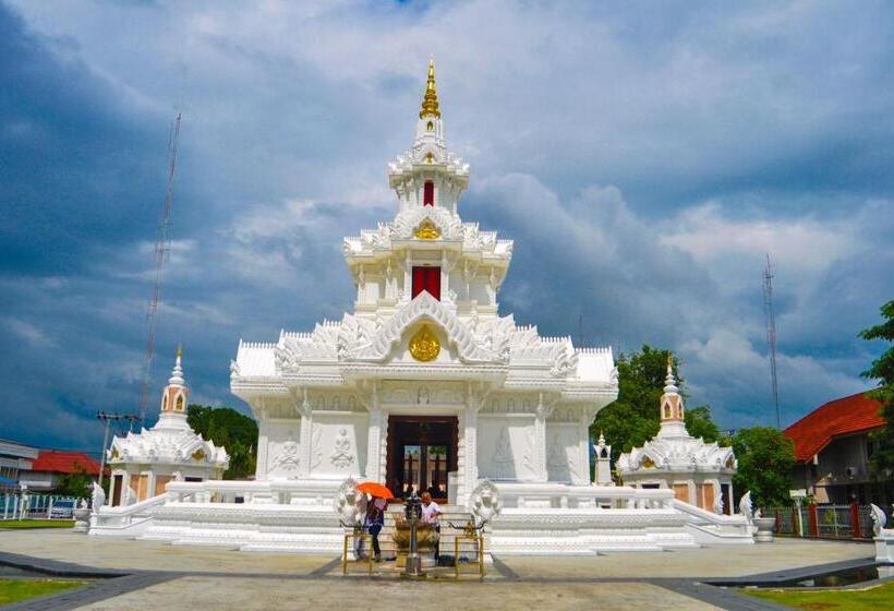هتل Pura Nakhon