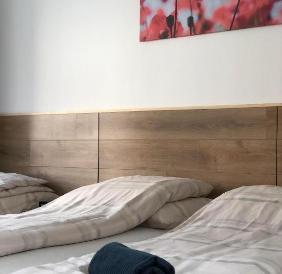 پانسیون Avas Apartman