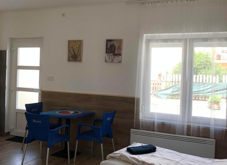 پانسیون Avas Apartman