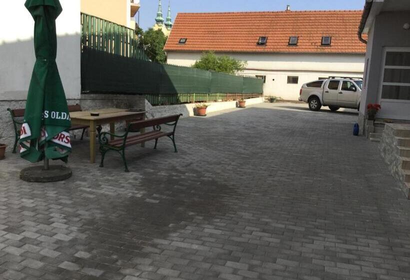 پانسیون Avas Apartman