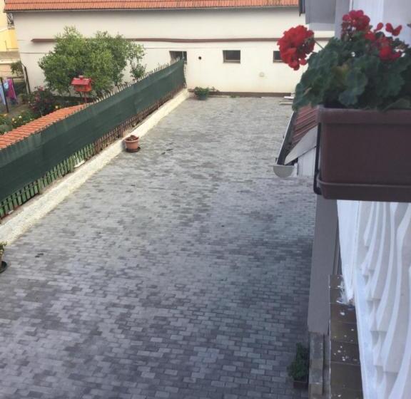 پانسیون Avas Apartman