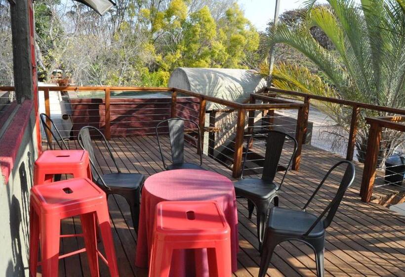 ペンション Flamboyant Guesthouse