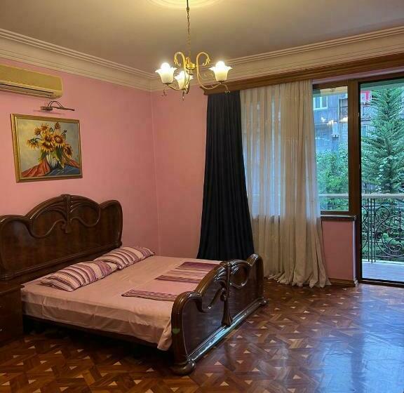 پانسیون Guesthouse Parnavaz Mepe