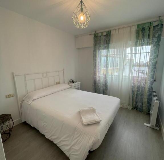 پانسیون Hostal Portofino