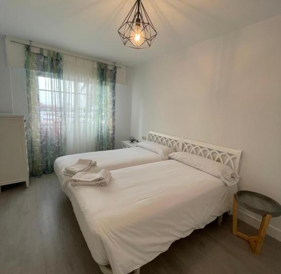 پانسیون Hostal Portofino