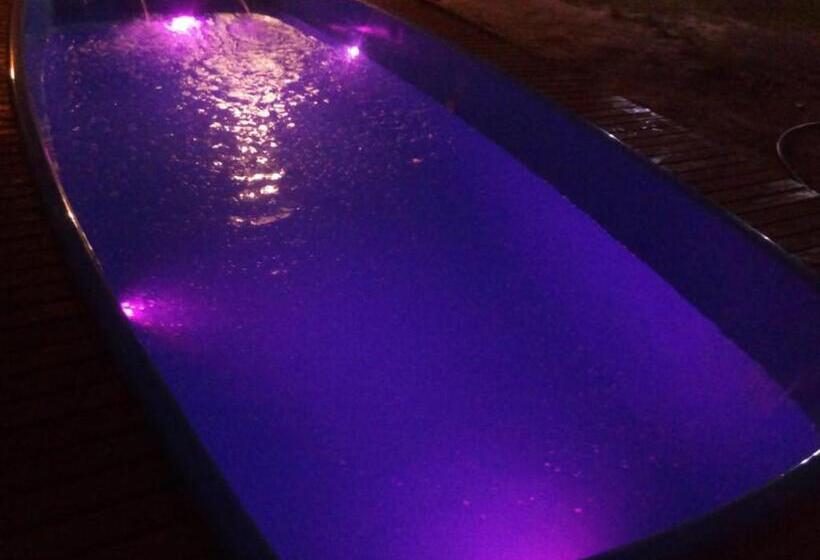 پانسیون Pousada Grafite