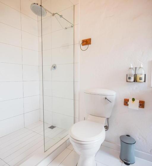 פנסיון Cypress Cottage Guest House