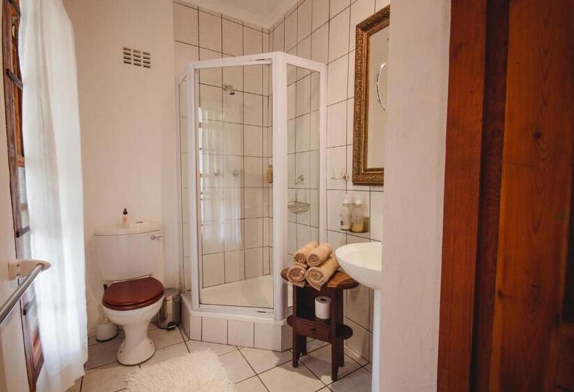 פנסיון Cypress Cottage Guest House