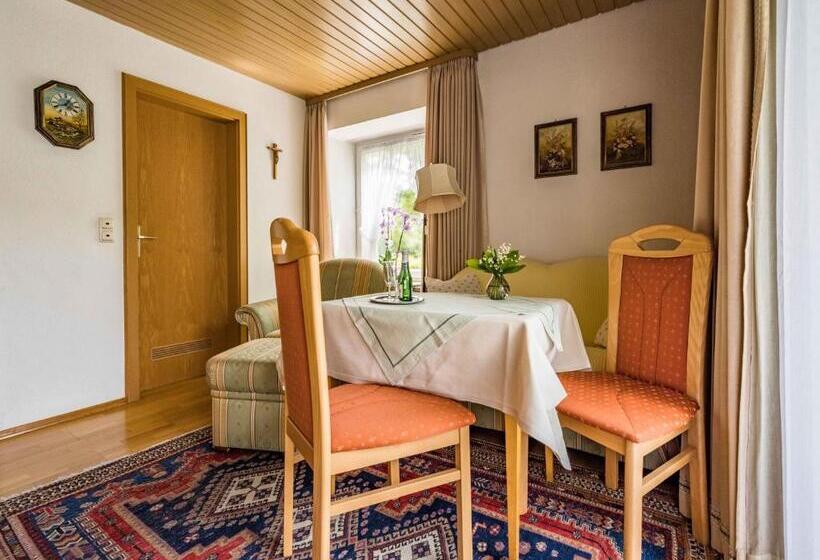 پانسیون Gästehaus Christa Mauerer