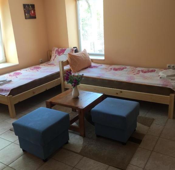 پانسیون Guest House Nadezhda
