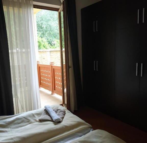 پانسیون Guest House Vila Lujza