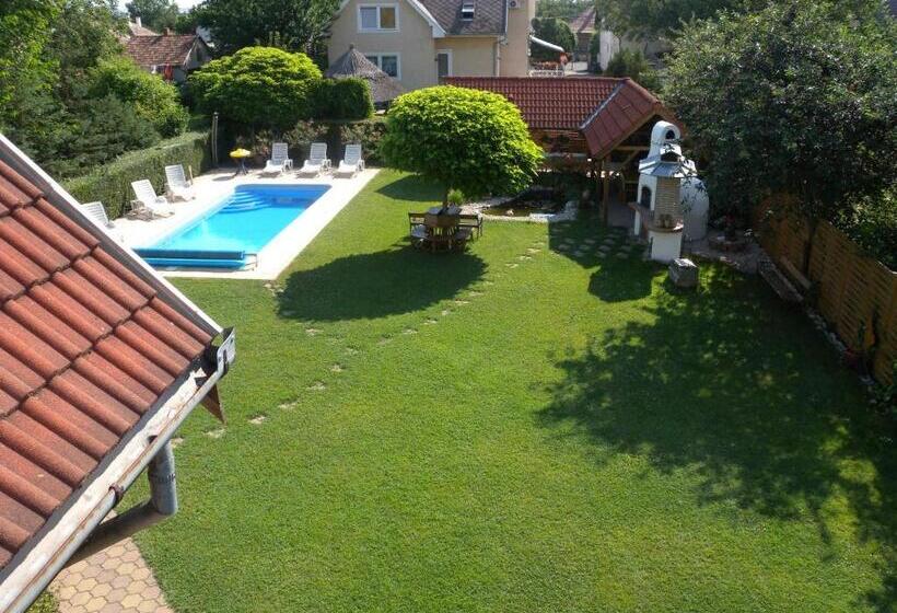 Пансион Jankó Apartman