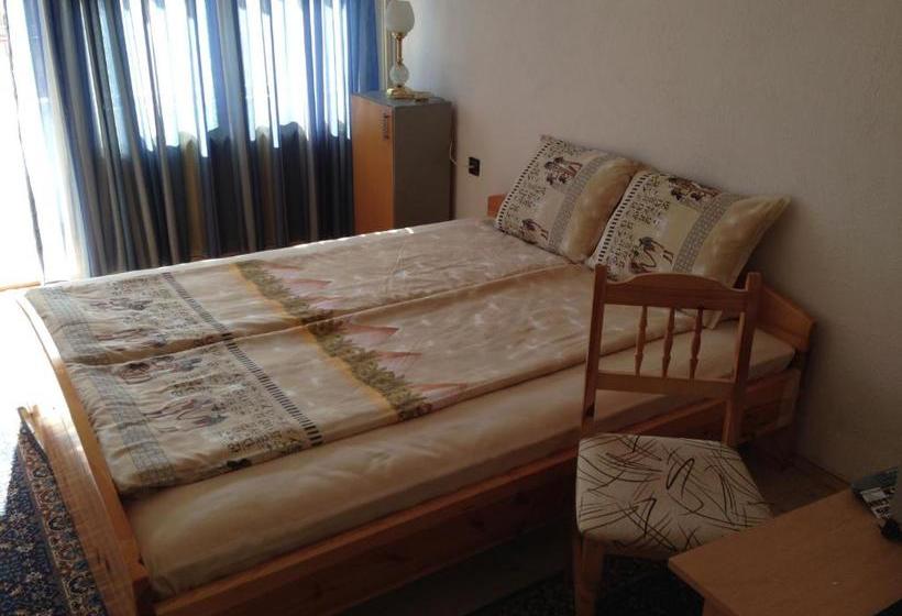 پانسیون Katya Guest House