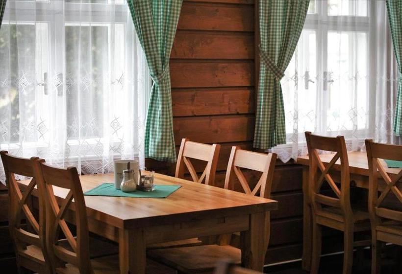 پانسیون Penzion Flora