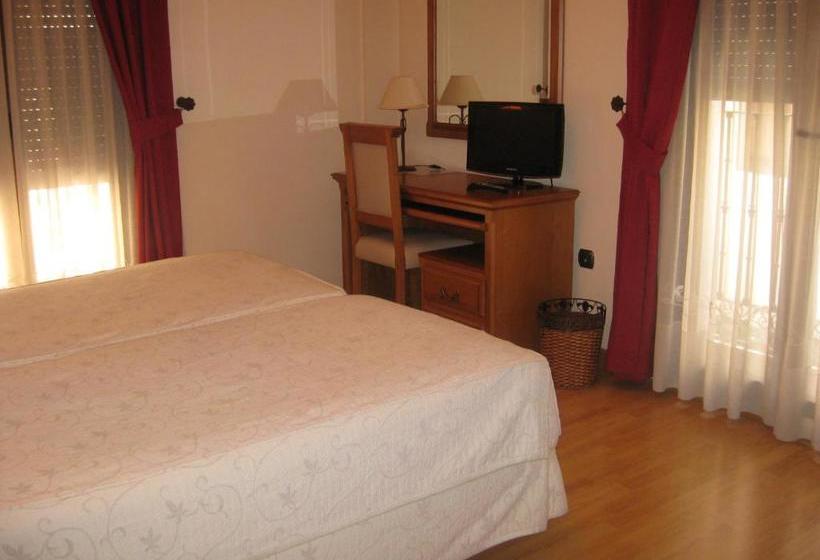 بنسيون Puerta Del Sol