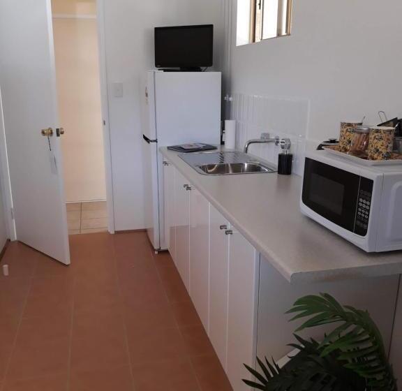 101 Oatlands