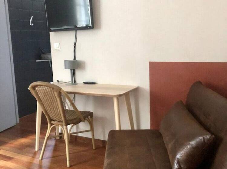 هتل Maison D Hoursentut