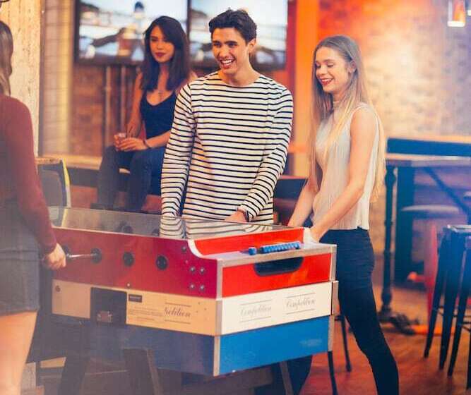 هاستل Generator London