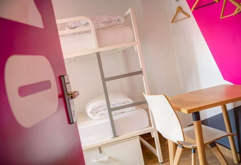 هاستل Generator London