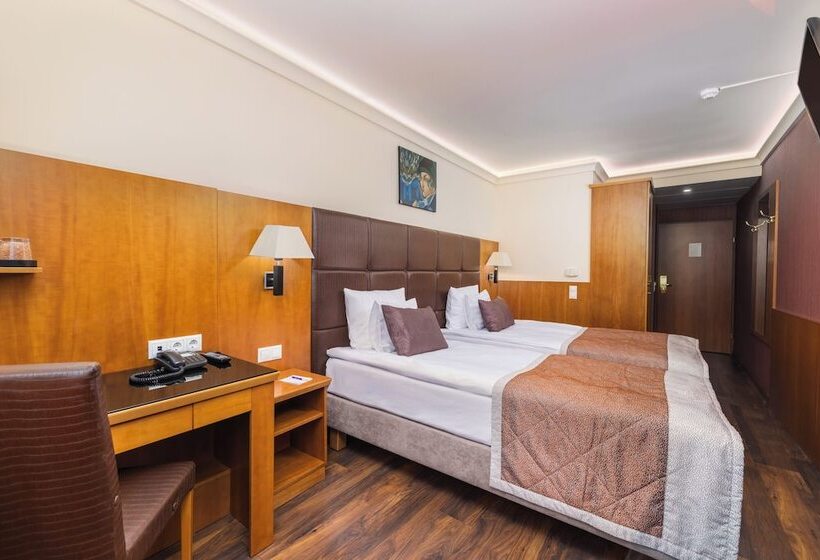 Fotos del hotel Exe Carlton Budapest:  10