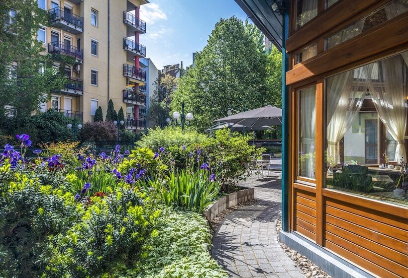 Fotos del hotel Corvin  Budapest Corvin Wing:  2