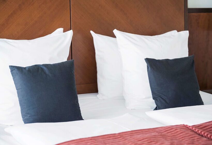 هتل Best Western Plus Airport