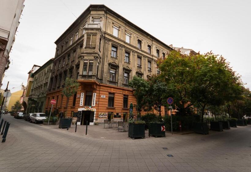 Fotos del hotel Corvin  Budapest Corvin Wing:  2