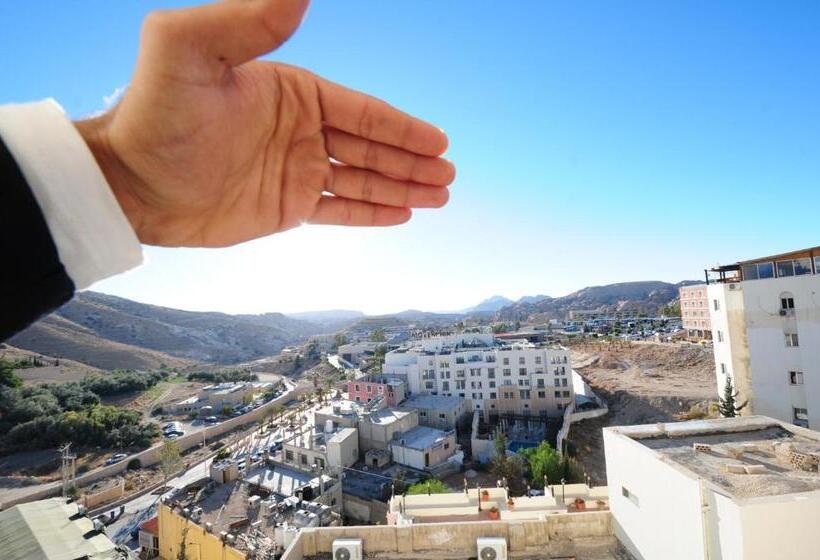 هتل Edom