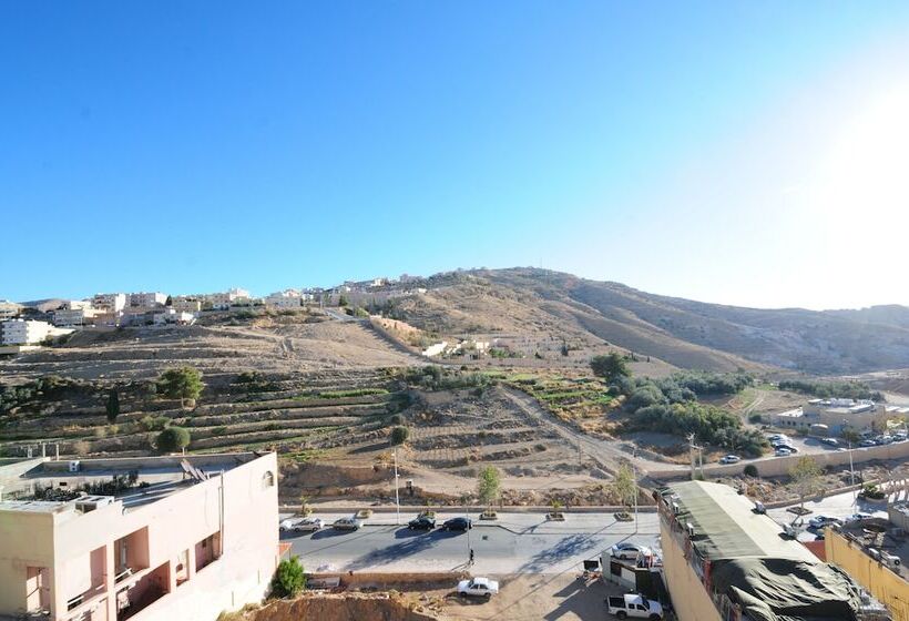 هتل Edom