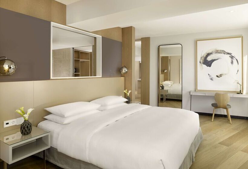 Отель Hyatt Regency Paris Etoile