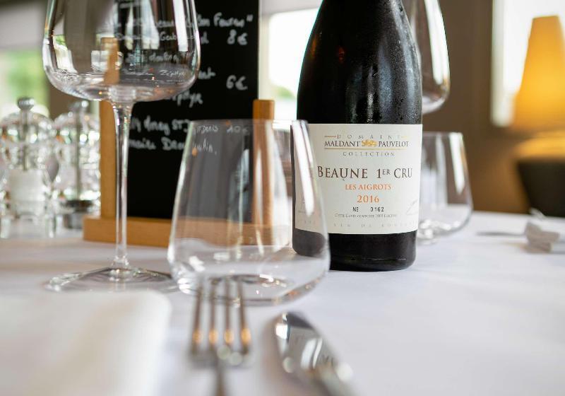 هتل Kyriad Prestige Beaune Le Panorama