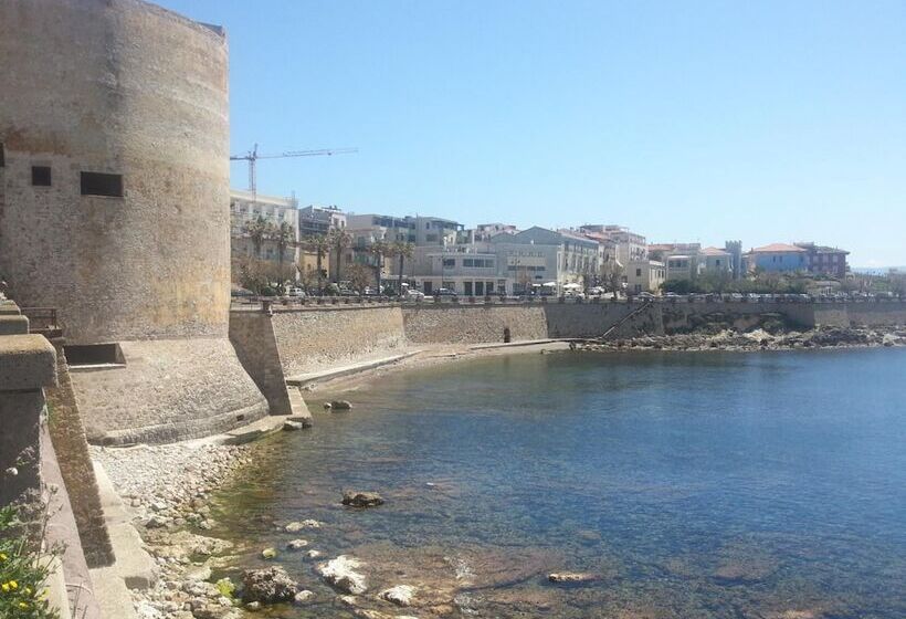 هتل Mistral
