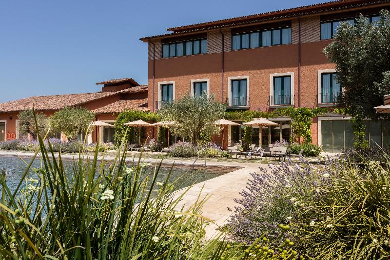 هتل Peralada Wine Spa & Golf