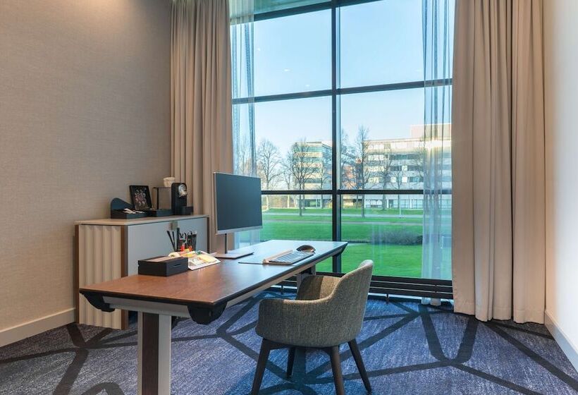 هتل Radisson Blu  Amsterdam Airport