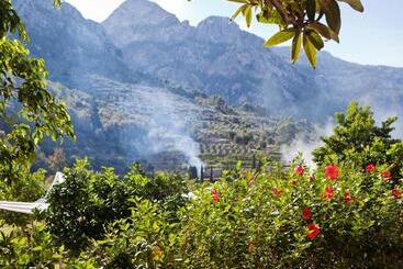 هتل روستایی Fornalutx Petit Hotel Bed & Breakfast