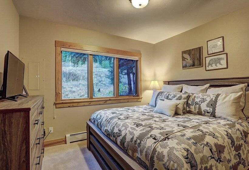Pine Forest Lodge