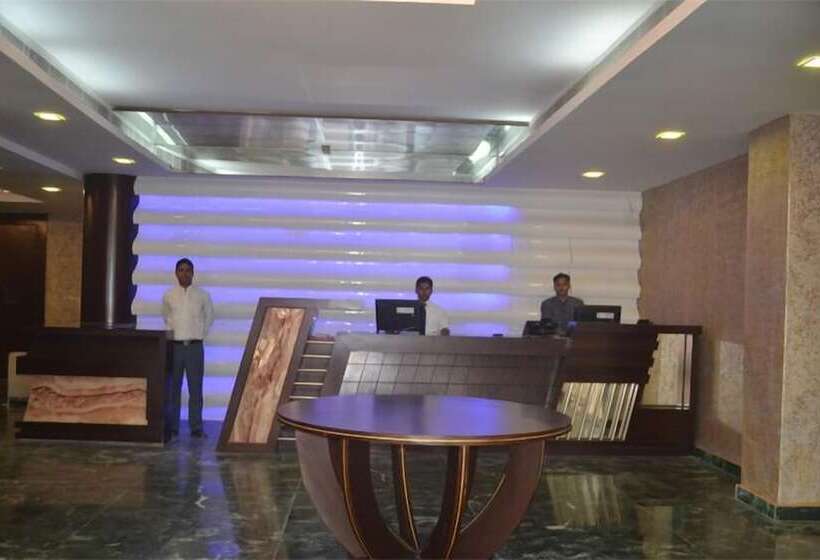 ホテル Patliputra Nirvanaa